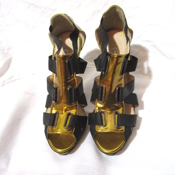 Oscar de la Renta Gold and Black Heels - Picture 4 of 6